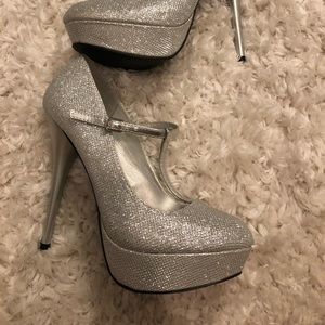 Silver Glitter Qupid Heels - Size 8.5